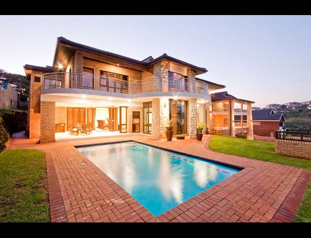 6 BEDROOM HOUSE FOR SALE IN BALLITO CENTRAL